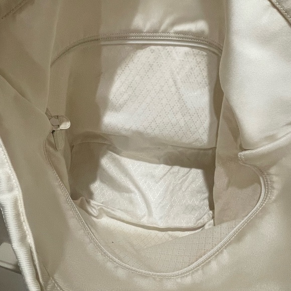 Vintage White Gucci Nylon Tote with Cloth Handles by Tom Ford - Picture 5 of 14